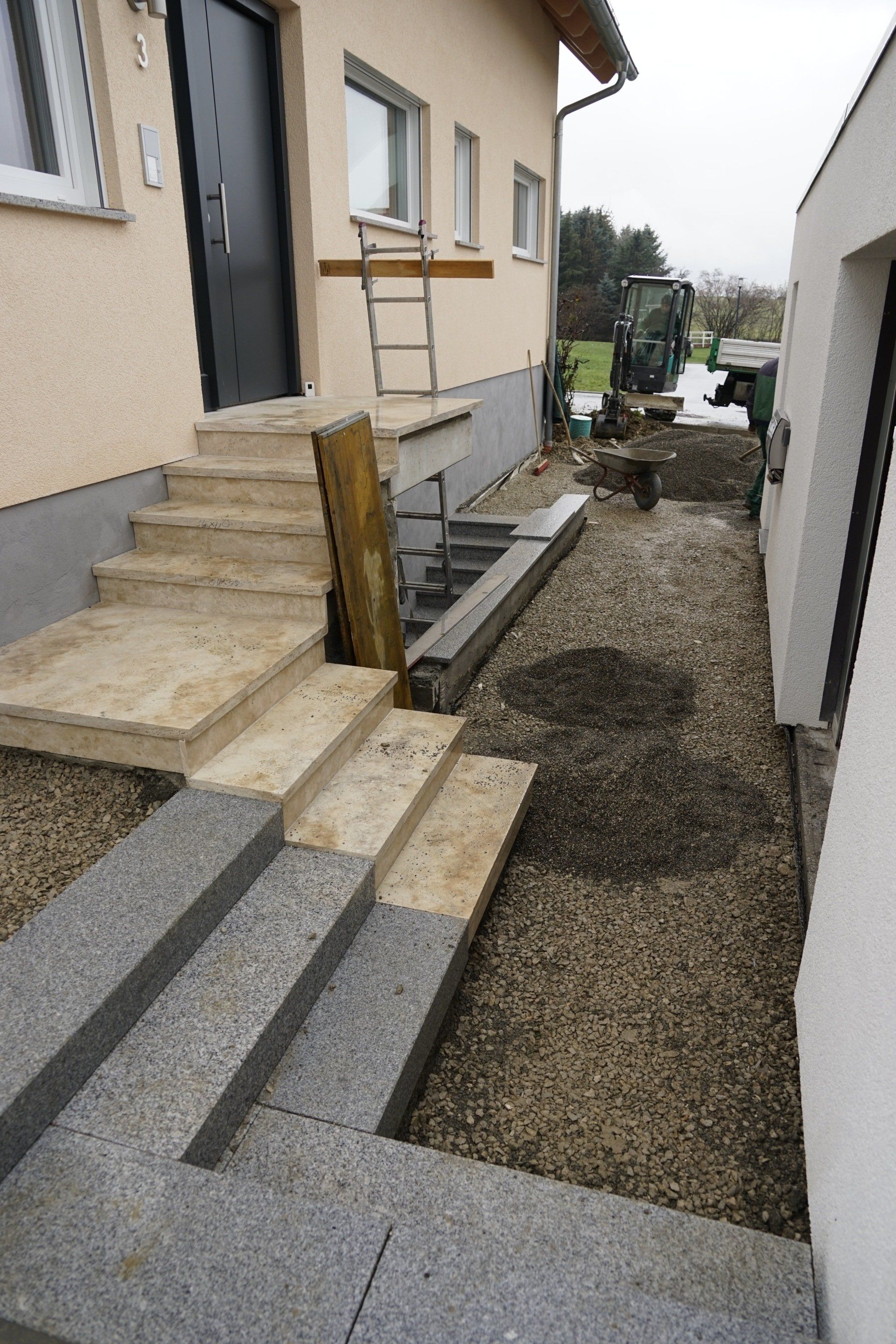 Sandsteinpalisaden und Porphyrpflaster